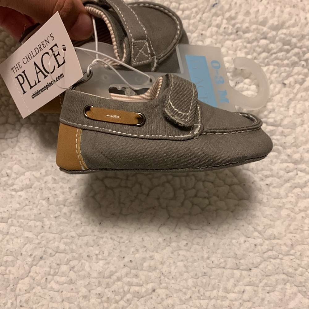 Grey 0-3 months Children’s Place infant shoes boys